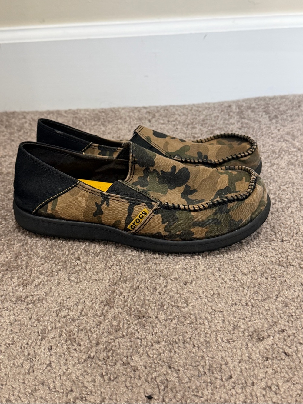 Crocs Santa Cruz Camo Canvas Slip-On Loafers Shoes Junior J4